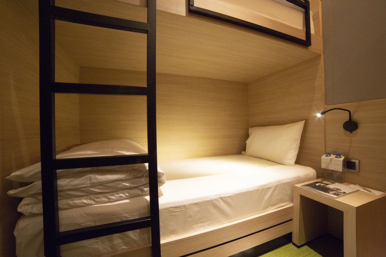 Capsule hotel Aerotel Terminal 3 Arrival Transit 3*